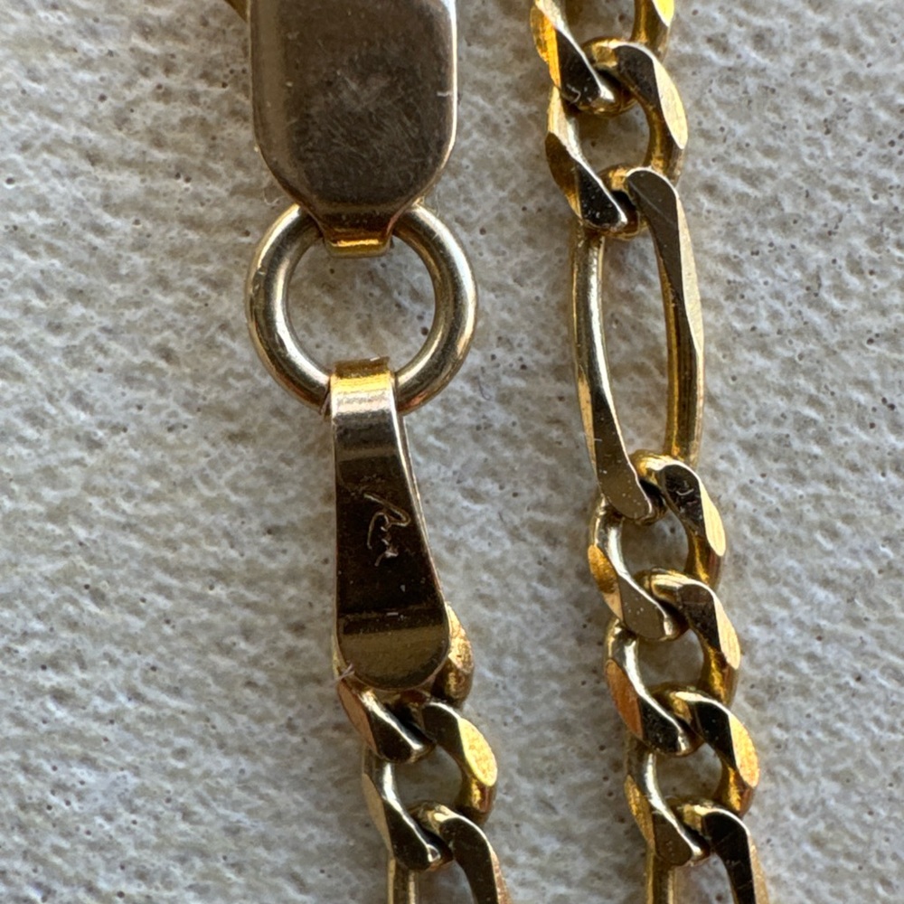 Solid 14k 7” yellow gold linked heart charm bracelet - Picture 6 of 7